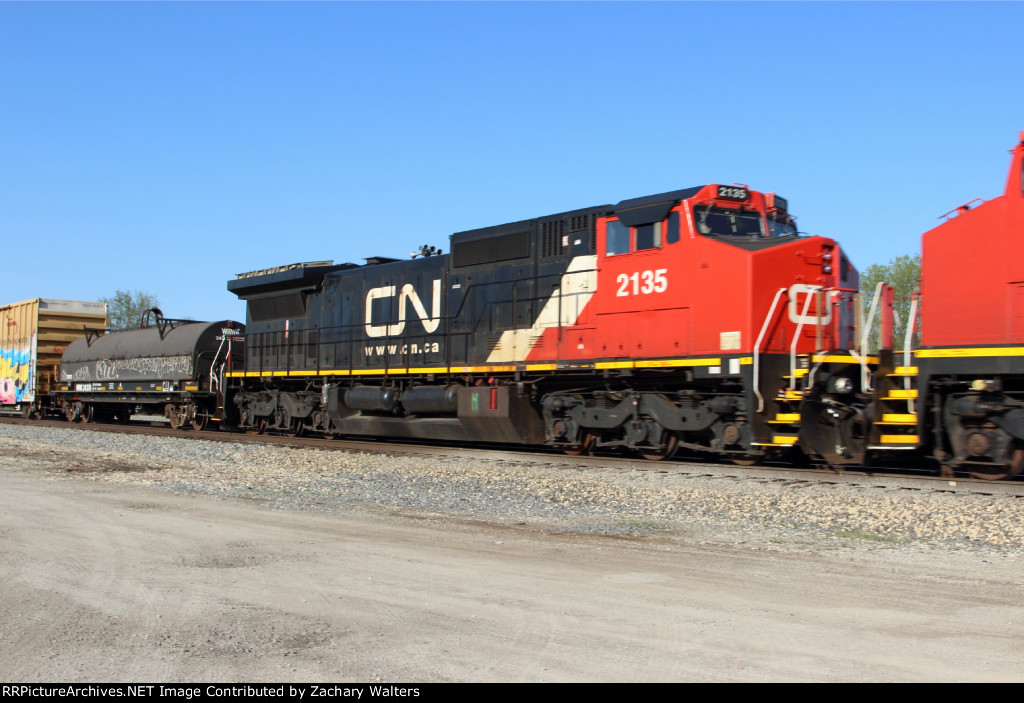 CN 2135